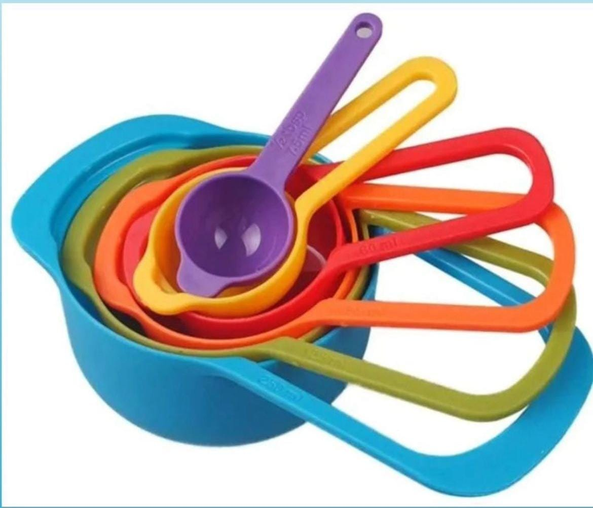Colorful plastic measuring cups