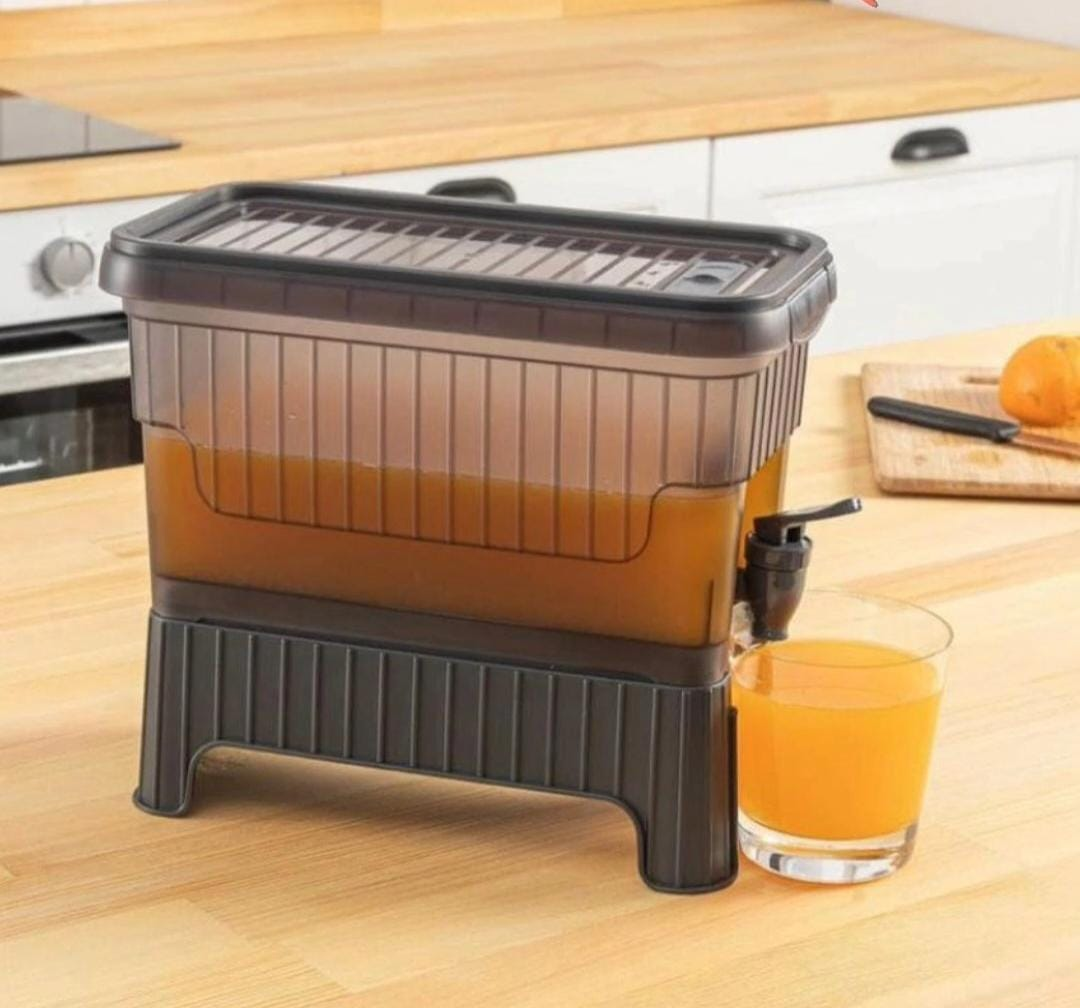 Beverage mini portable dispenser