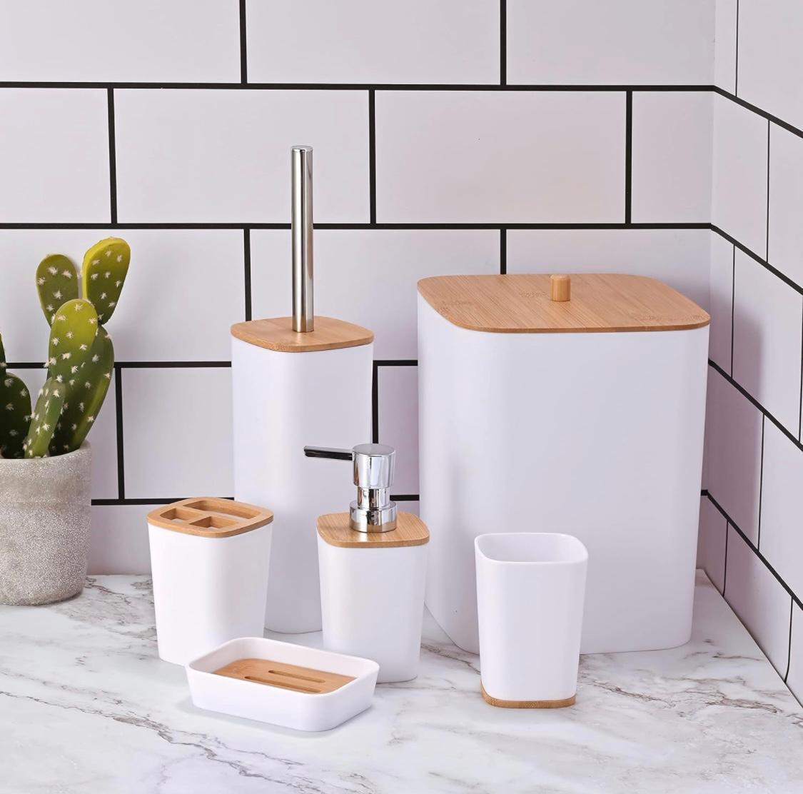6 Pieces modern bathroom set with bamboo lid
