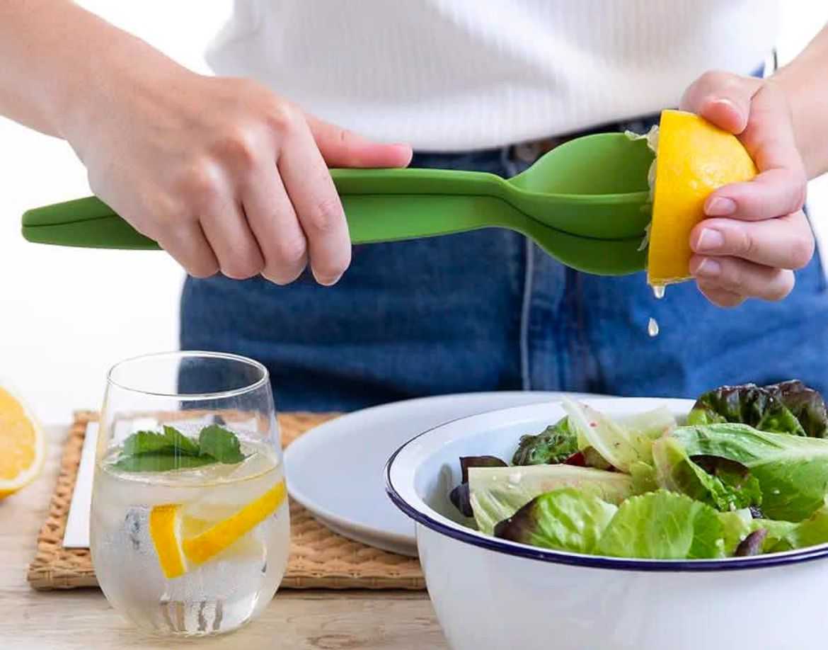 2 in 1 salad blender / lemon juicer