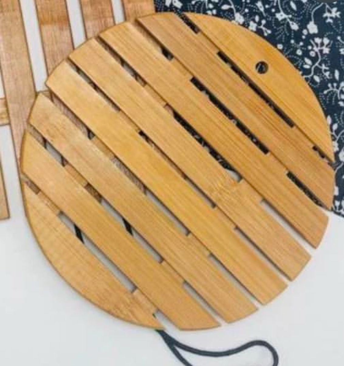 Round wood heat insulation place mat set of 3 - 17cm