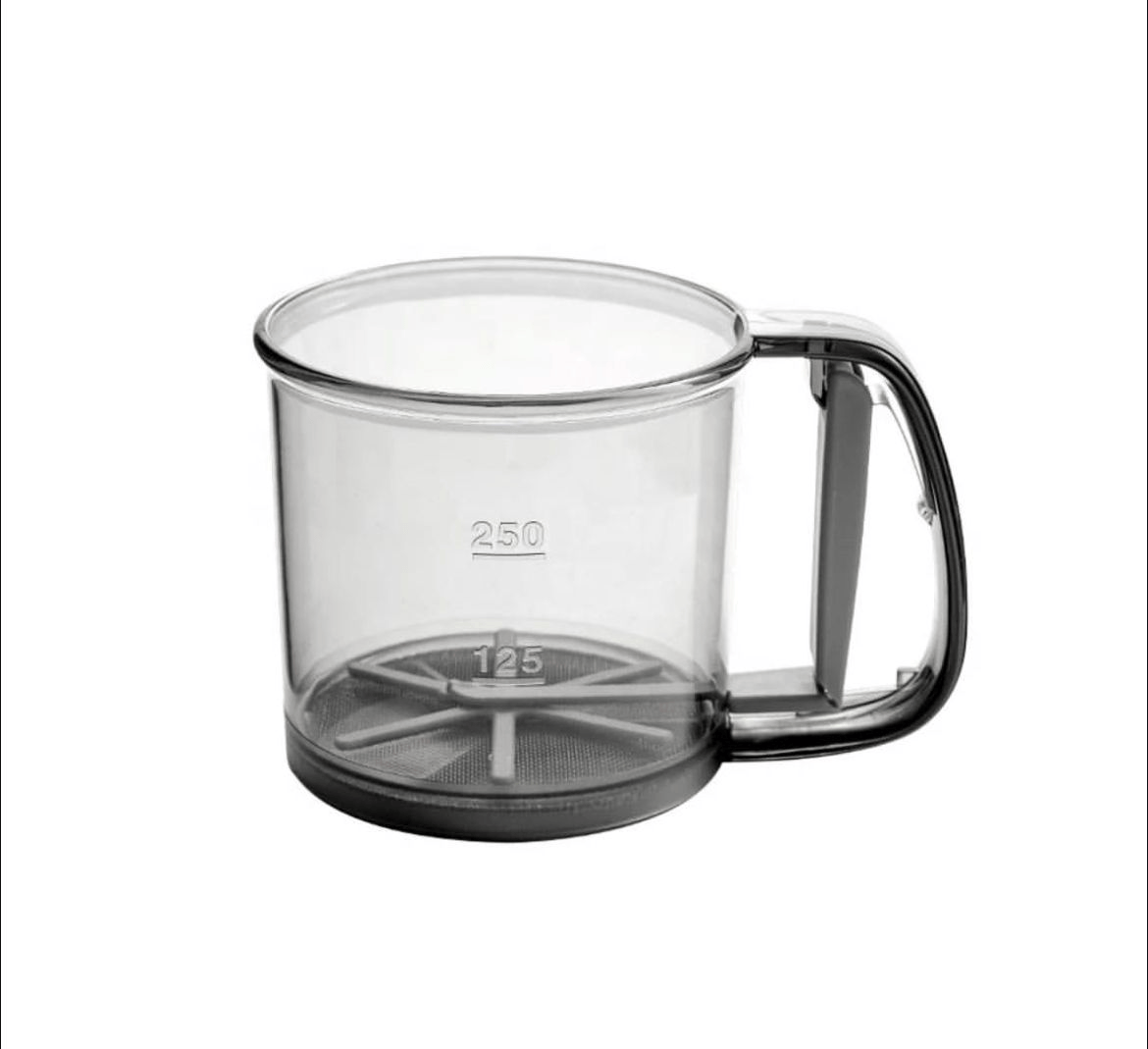 Manual plastic flour shaker with measurement