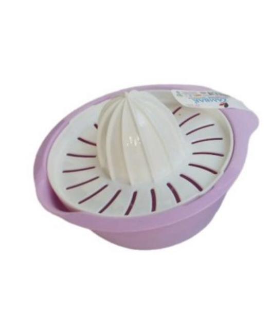Manual plastic lemon squeezer