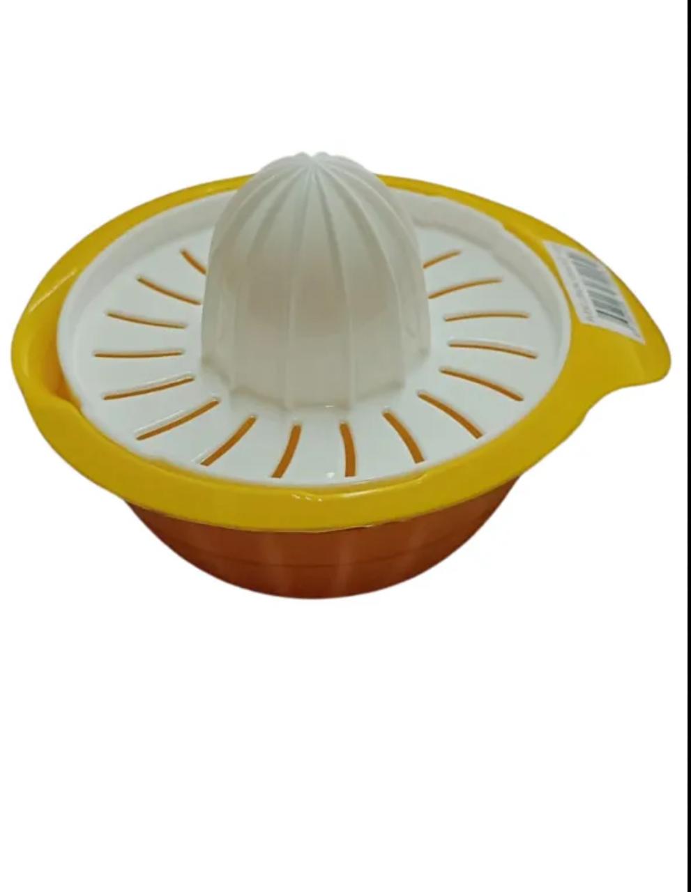 Manual plastic lemon squeezer