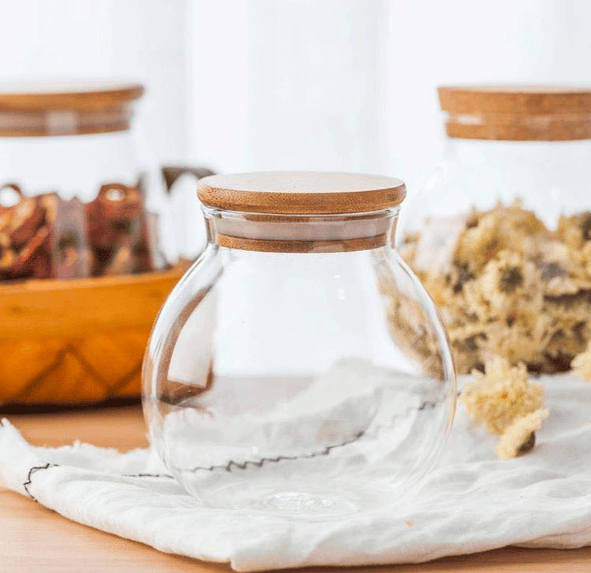 Round glass jar + bamboo cover