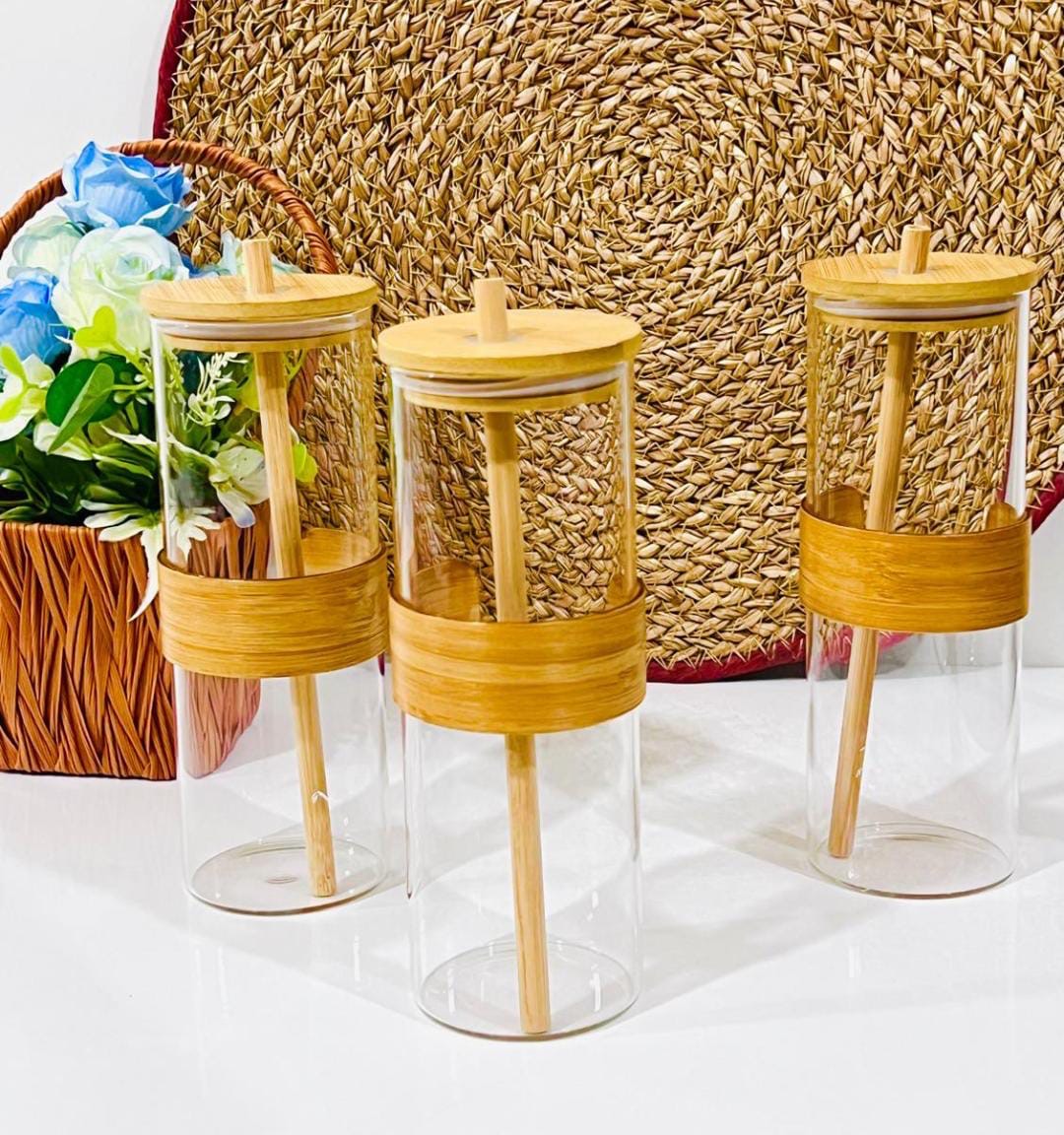 Glass long mug with bamboo lid and straw 600ml