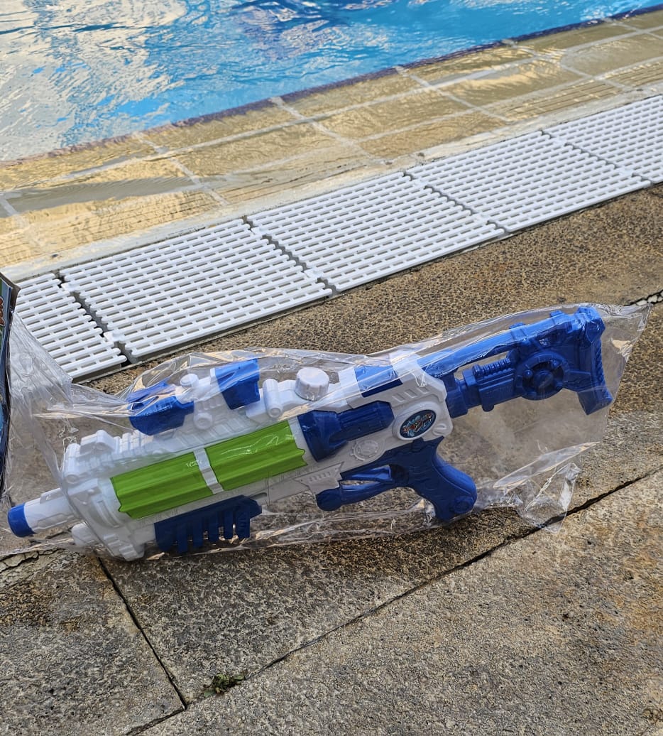 Beach water gun