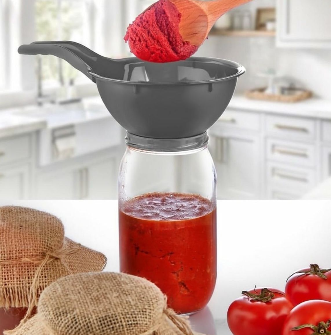 Plastic jar filling funnel (Diameter 6.5cm)
