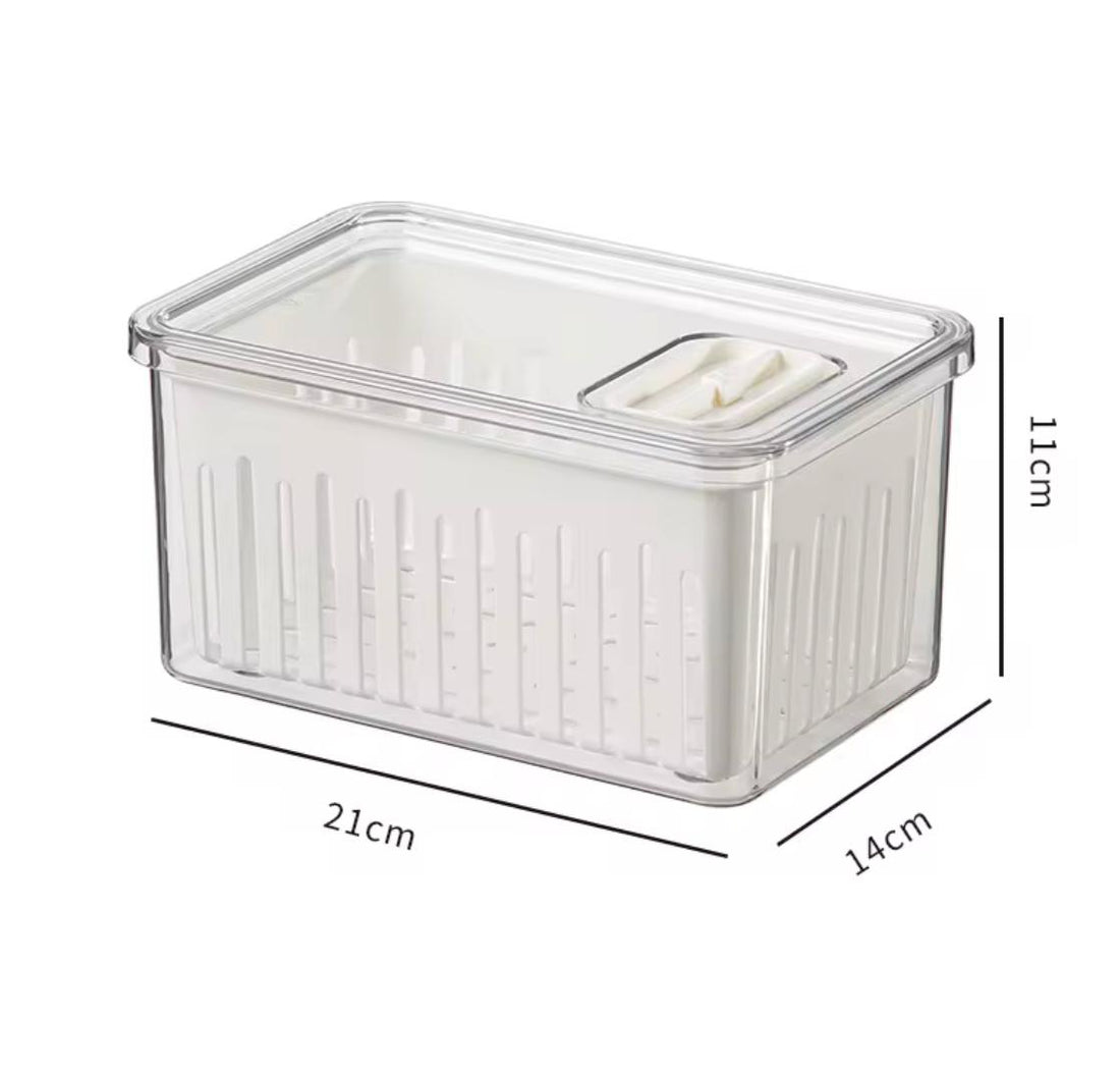 Refrigerator fresh keeping box with strainer 21*14*11cm